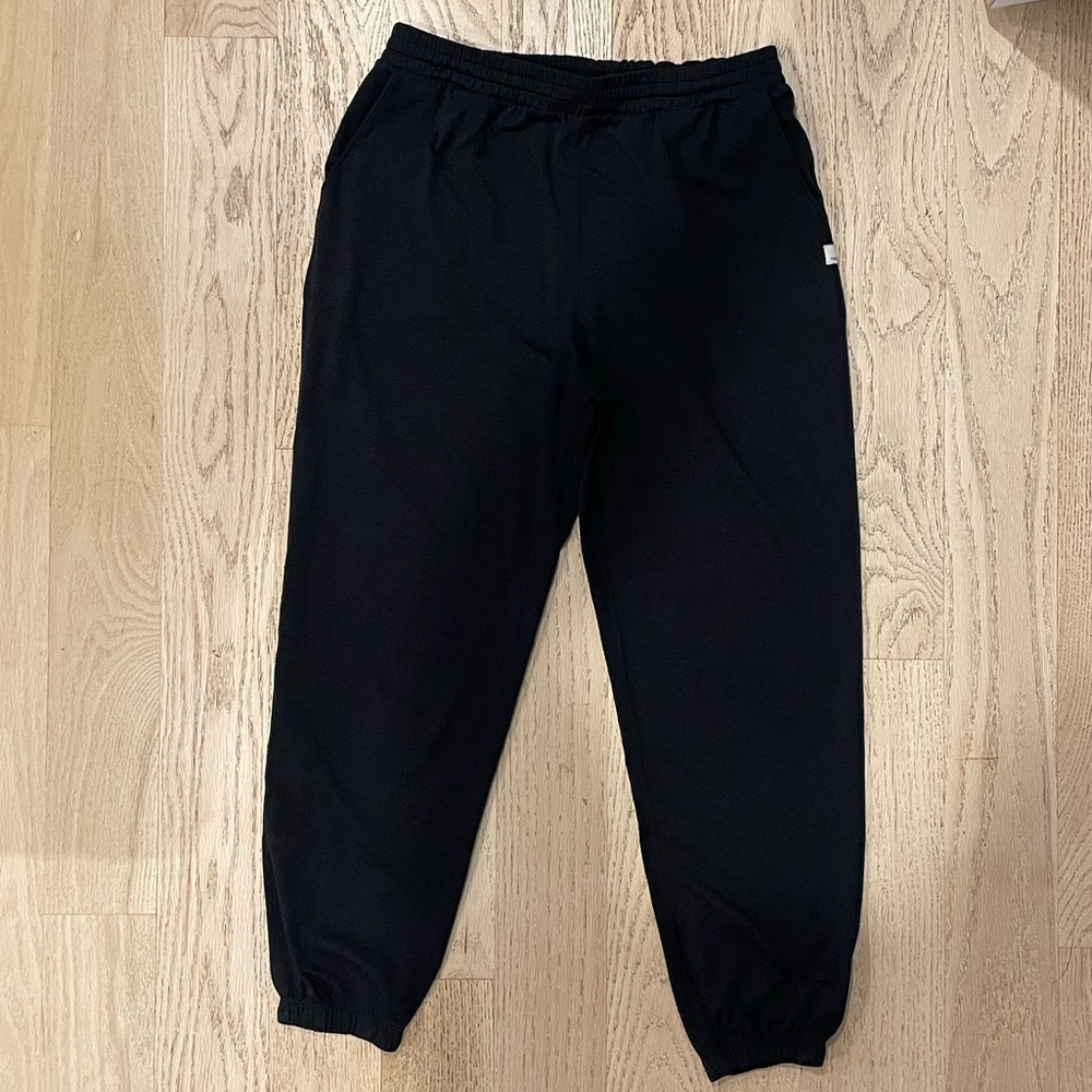 Women’s Vuori Boyfriend Joggers - black size medium